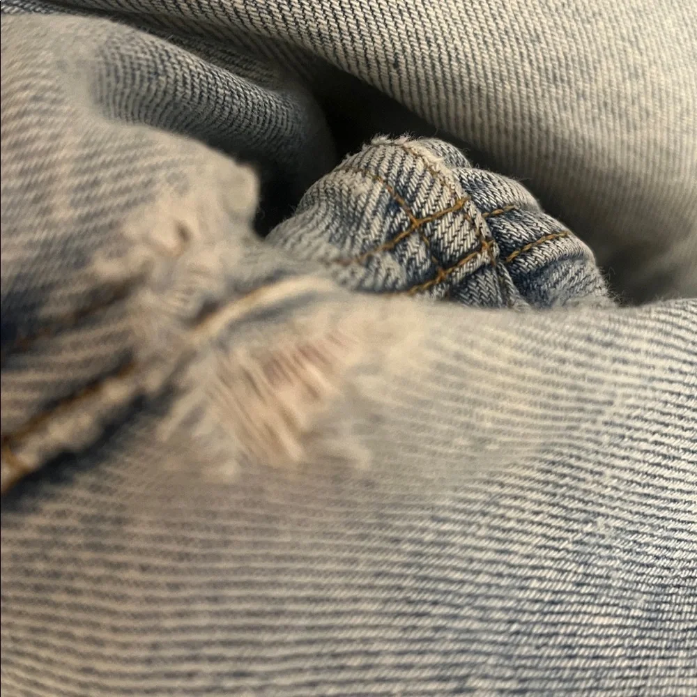 Vintage Men's distressed Blue Jeans 34x31